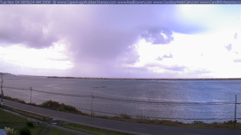 Atomic bomb-shaped cloud over Coos Bay, Oregon on election day November 4, 2008